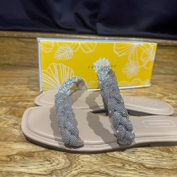 New Yellow Box Gorgeous Davie Clear rhinestone sandals Sz 10. - Picture 3 of 7